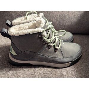 NWOB Women's Sierra Mid Lace Waterproof Insulated Boot  Size 9.5